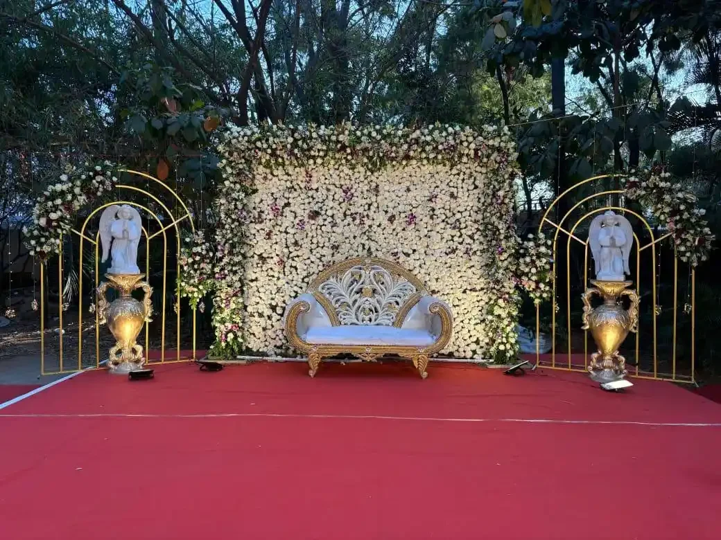 Geometric Gold Garden Stage
